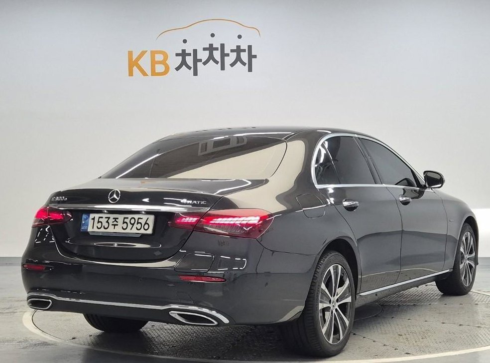 벤츠 E 클래스 E300e 4MATIC 익스클루시브 사진 3