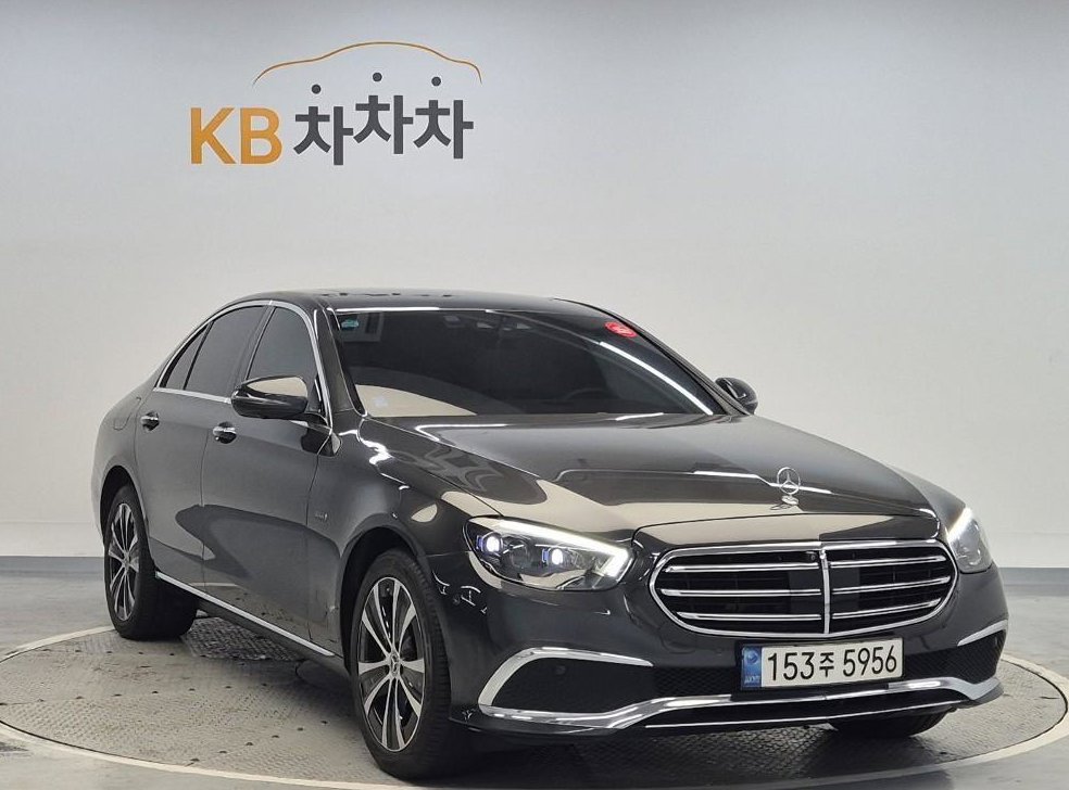 벤츠 E 클래스 E300e 4MATIC 익스클루시브 사진 4