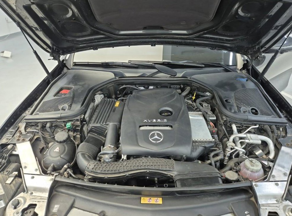 벤츠 E 클래스 E300e 4MATIC 익스클루시브 사진 5