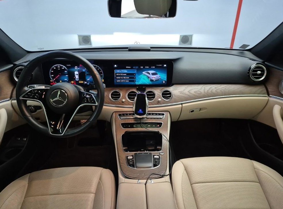 벤츠 E 클래스 E300e 4MATIC 익스클루시브 사진 7