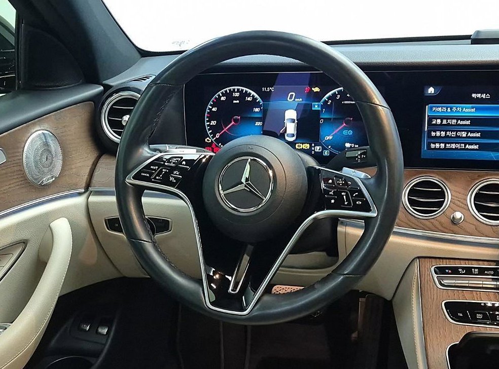 벤츠 E 클래스 E300e 4MATIC 익스클루시브 사진 9