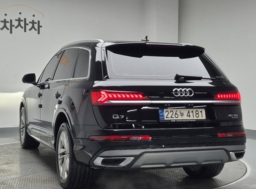 아우디 Q7 45 TDI 콰트로 프리미엄 사진 2