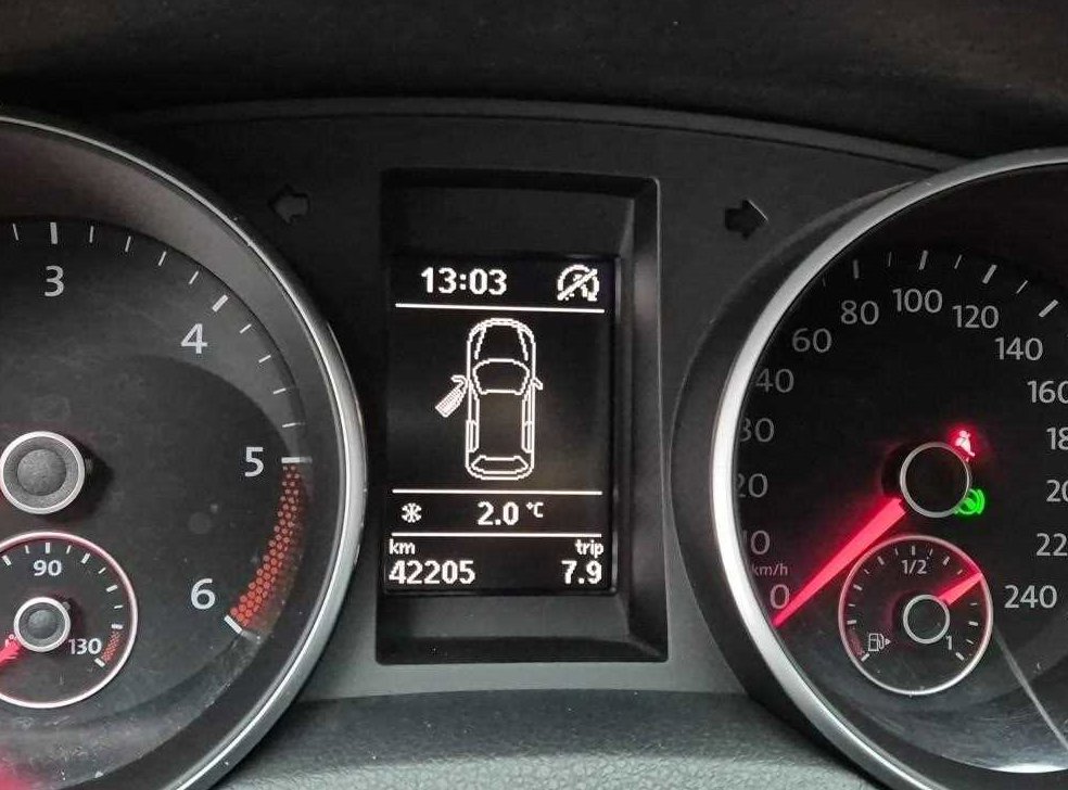 폭스바겐 골프 1.6 TDI 블루모션 사진 6