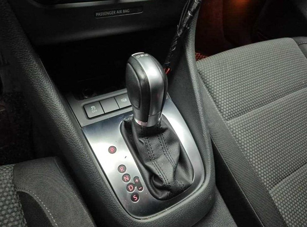 폭스바겐 골프 1.6 TDI 블루모션 사진 8