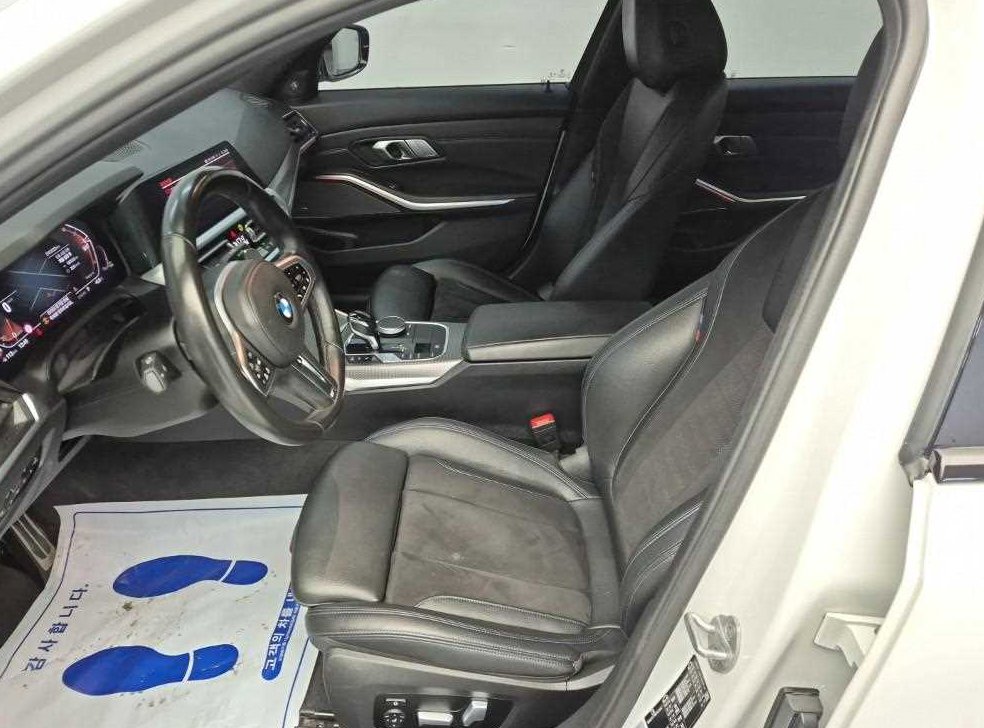 BMW 3시리즈 320d M 스포츠 사진 11