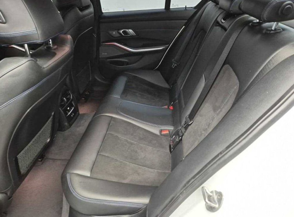 BMW 3시리즈 320d M 스포츠 사진 12