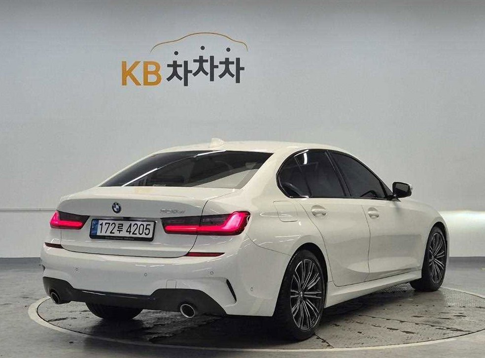 BMW 3시리즈 320d M 스포츠 사진 3