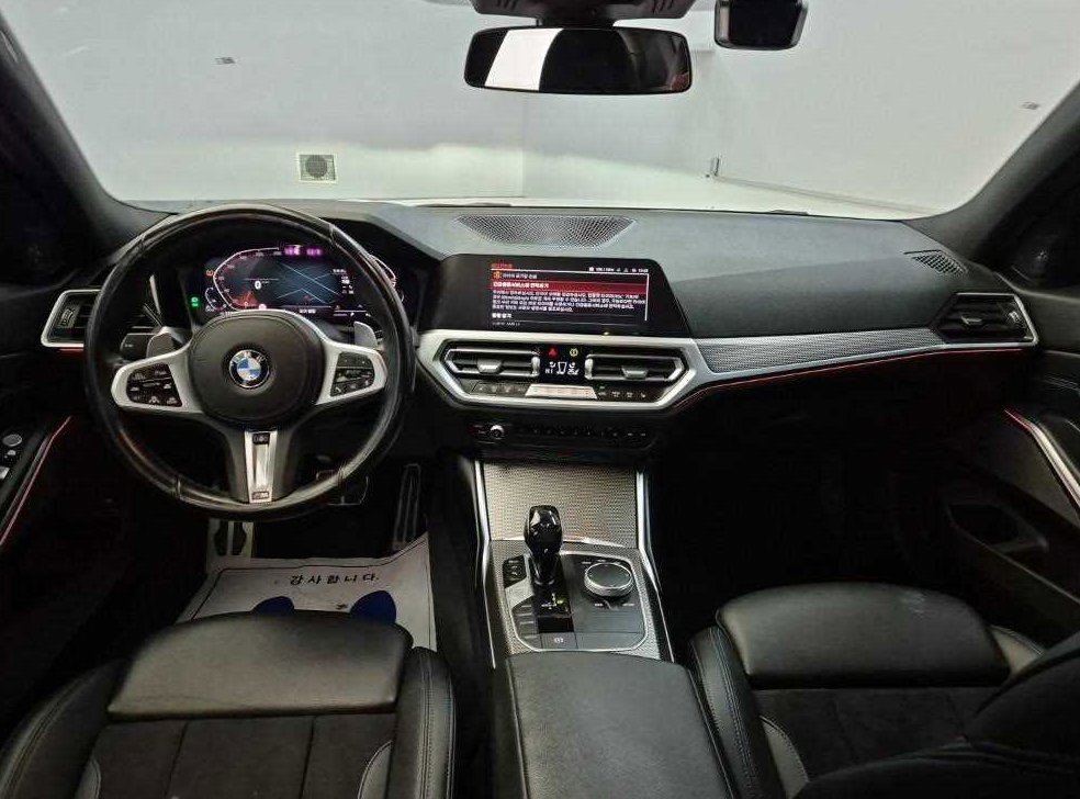 BMW 3시리즈 320d M 스포츠 사진 7