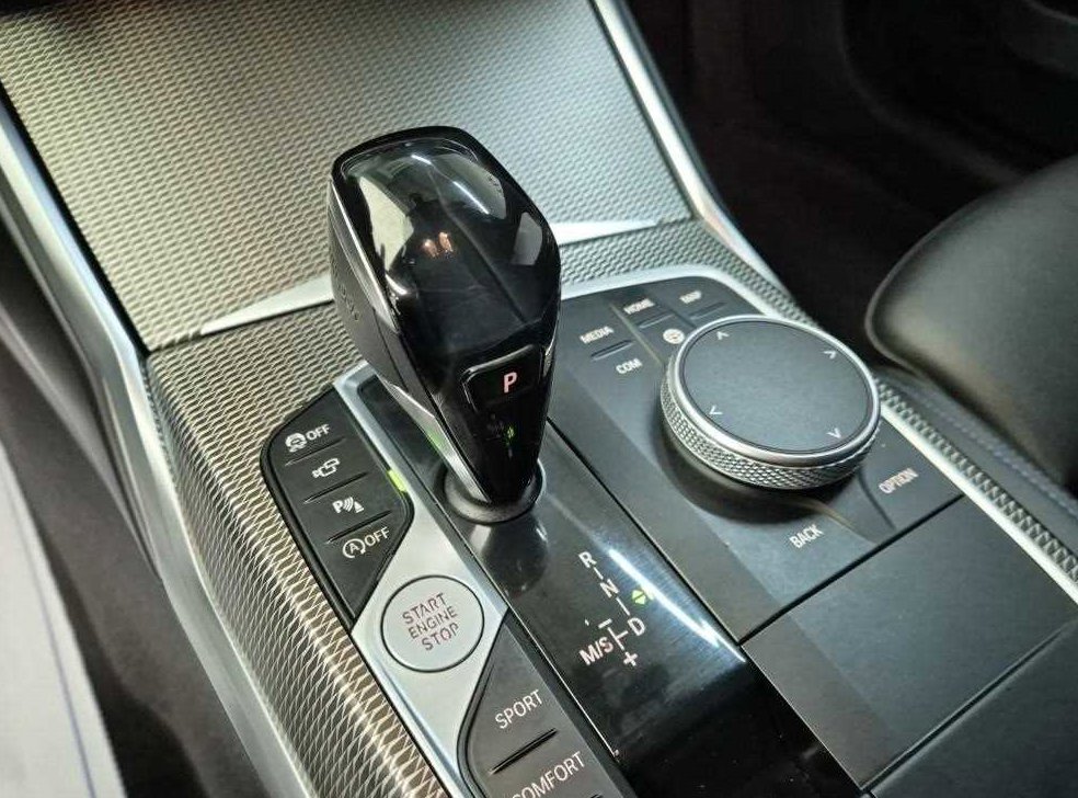 BMW 3시리즈 320d M 스포츠 사진 8