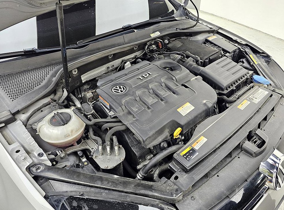 폭스바겐 골프 2.0 TDI 사진 6