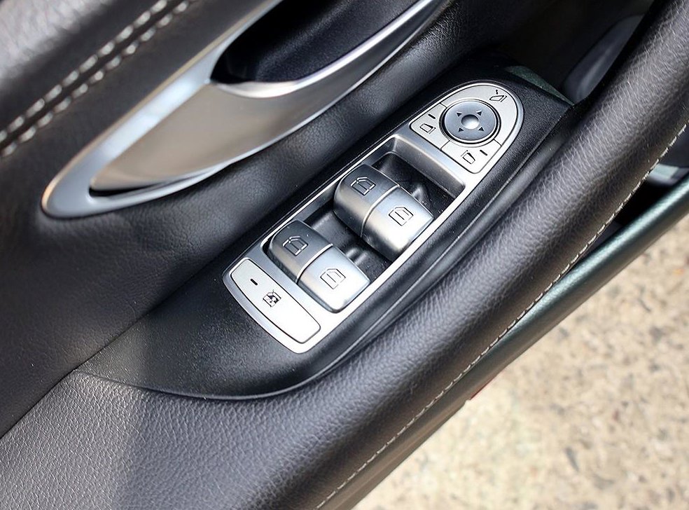 벤츠 E 클래스 E350 4MATIC AMG LINE 사진 10