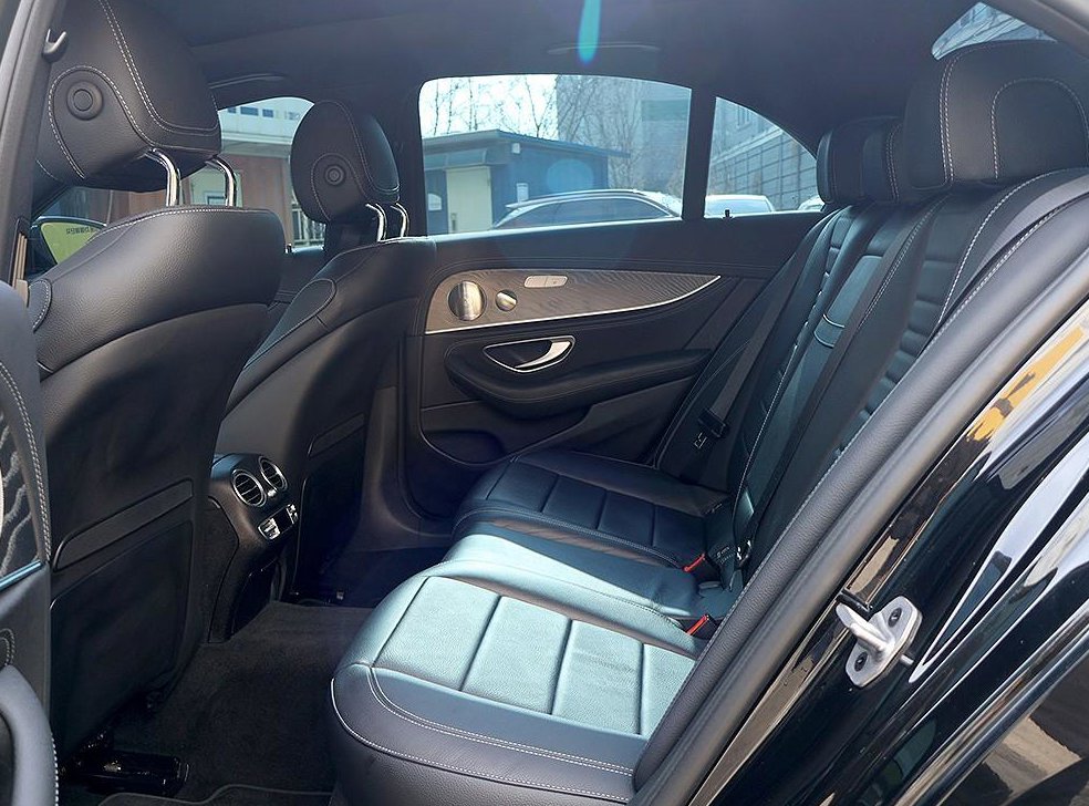 벤츠 E 클래스 E350 4MATIC AMG LINE 사진 12