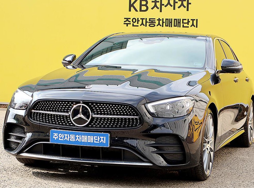 벤츠 E 클래스 E350 4MATIC AMG LINE 사진 2