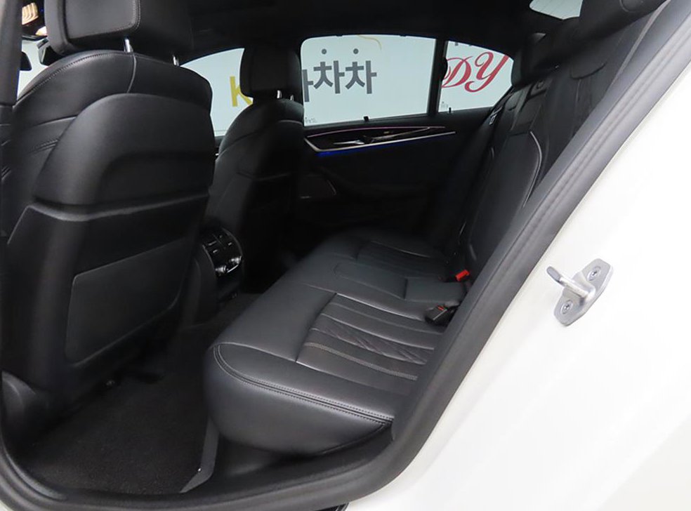 BMW 5시리즈 530i M 스포츠 사진 6