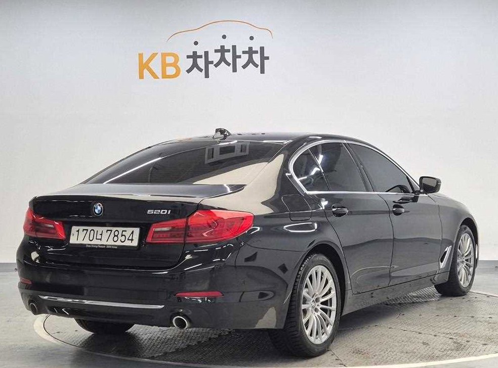 BMW 5시리즈 520i 럭셔리 사진 3