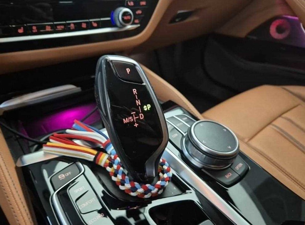 BMW 5시리즈 520i 럭셔리 사진 8