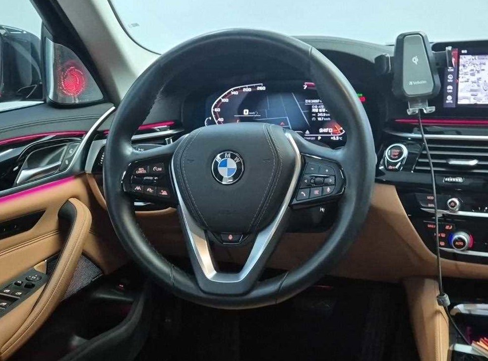 BMW 5시리즈 520i 럭셔리 사진 9