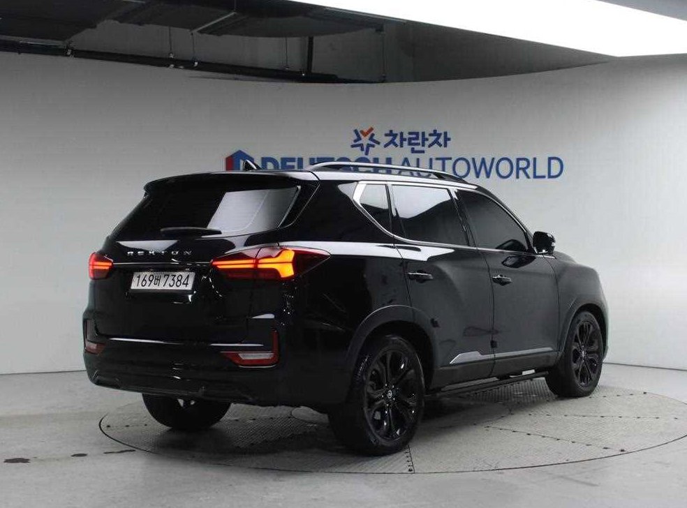 KG모빌리티(쌍용)  렉스턴 디젤 2.2 4WD 더 블랙 사진 2