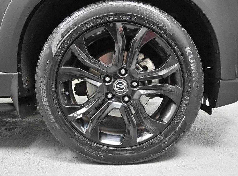 KG모빌리티(쌍용)  렉스턴 디젤 2.2 4WD 더 블랙 사진 5