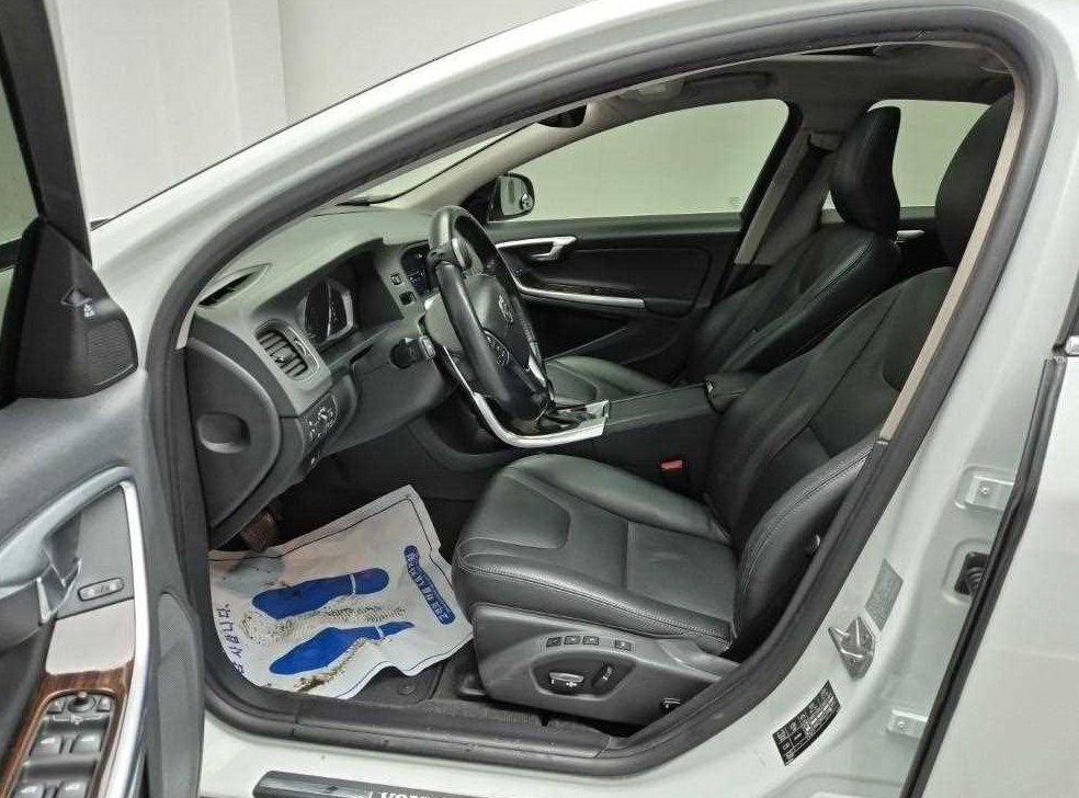 볼보 S60 D4 사진 11