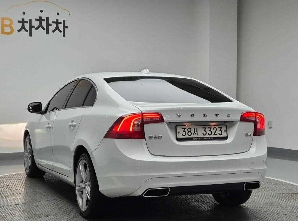 볼보 S60 D4 사진 2