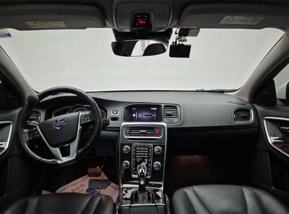 볼보 S60 D4 사진 7
