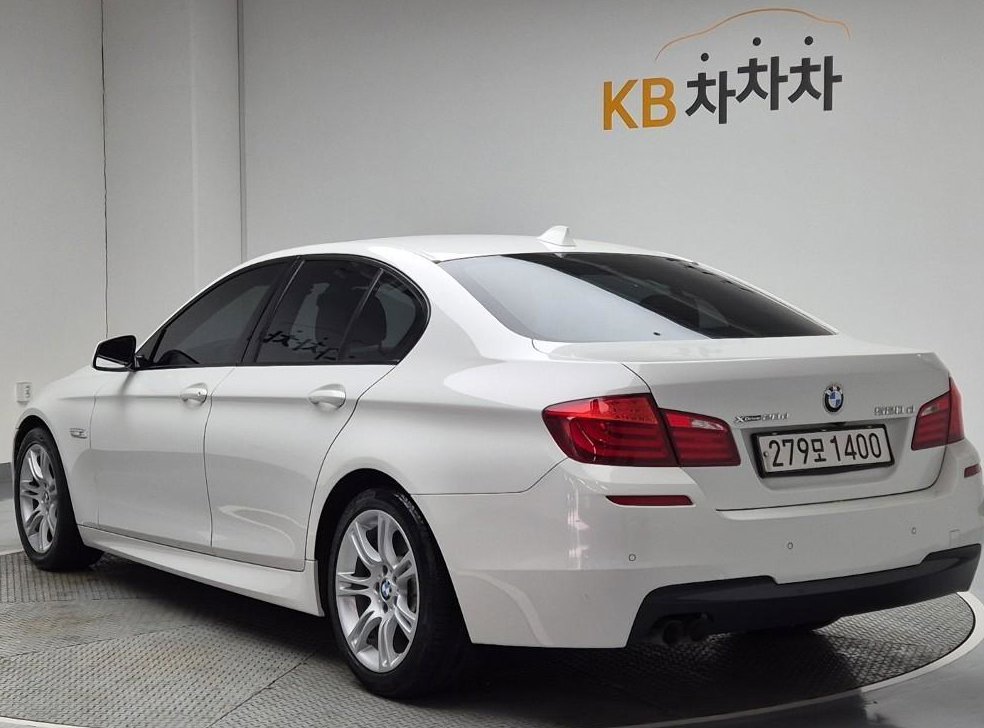 BMW 5시리즈 520d M 스포츠 사진 4