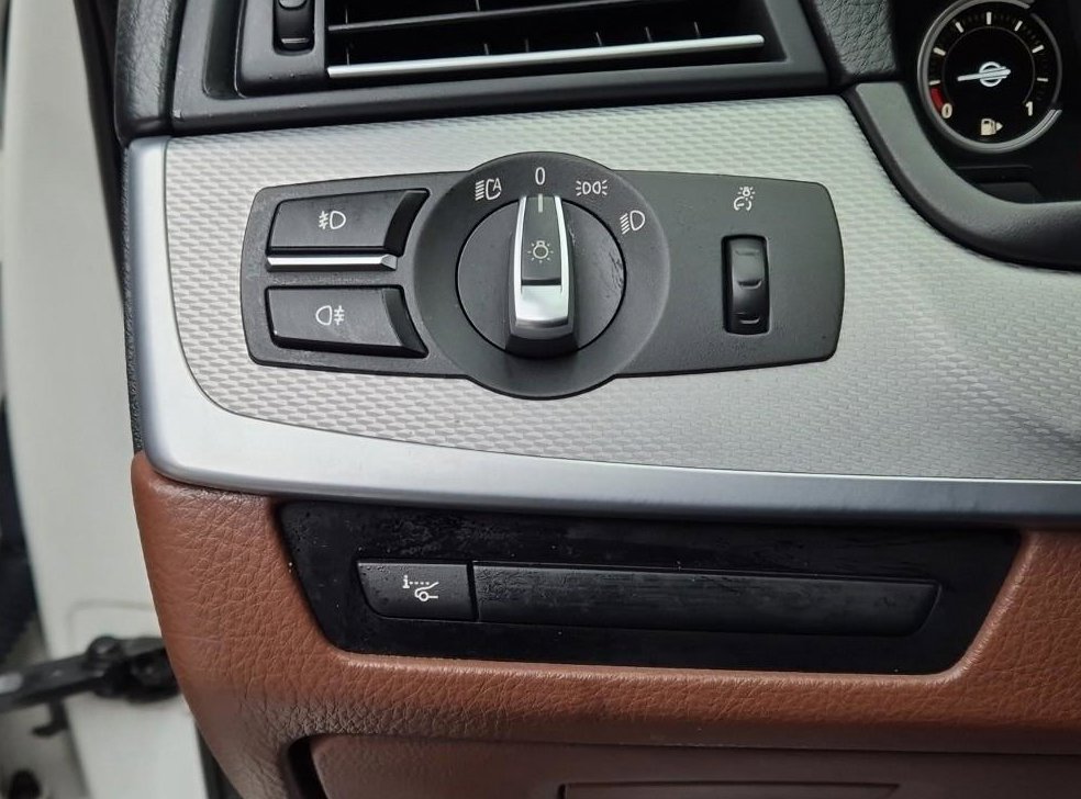 BMW 5시리즈 520d M 스포츠 사진 7