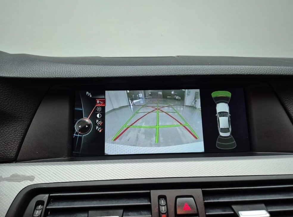 BMW 5시리즈 520d M 스포츠 사진 9