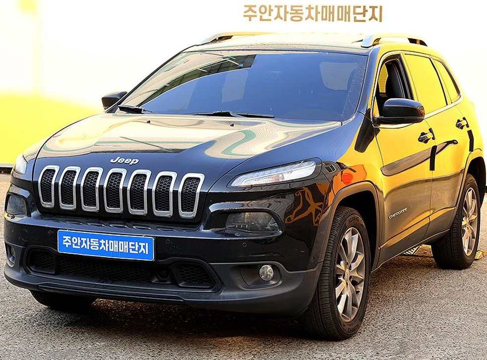 지프 체로키 2.4 론지튜드 하이 AWD 사진 2