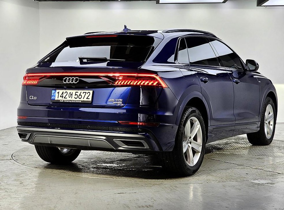 아우디 Q8 45 TDI 콰트로 프리미엄 사진 4