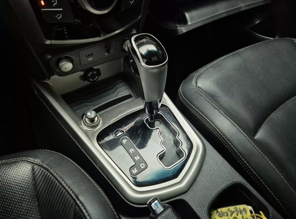 KG모빌리티(쌍용)  티볼리 디젤 2WD 1.6 VX 사진 8