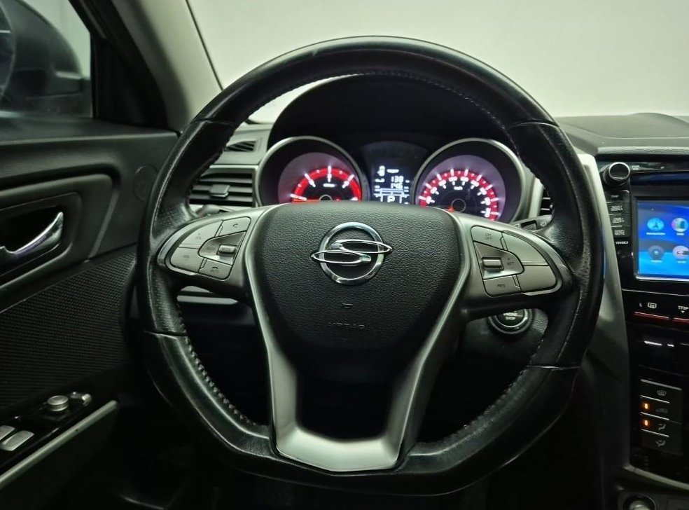 KG모빌리티(쌍용)  티볼리 디젤 2WD 1.6 VX 사진 9