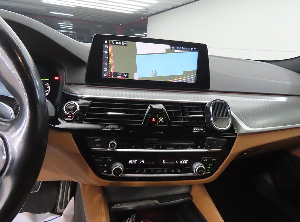 BMW 5시리즈 520d xDrive M 스포츠 사진 10