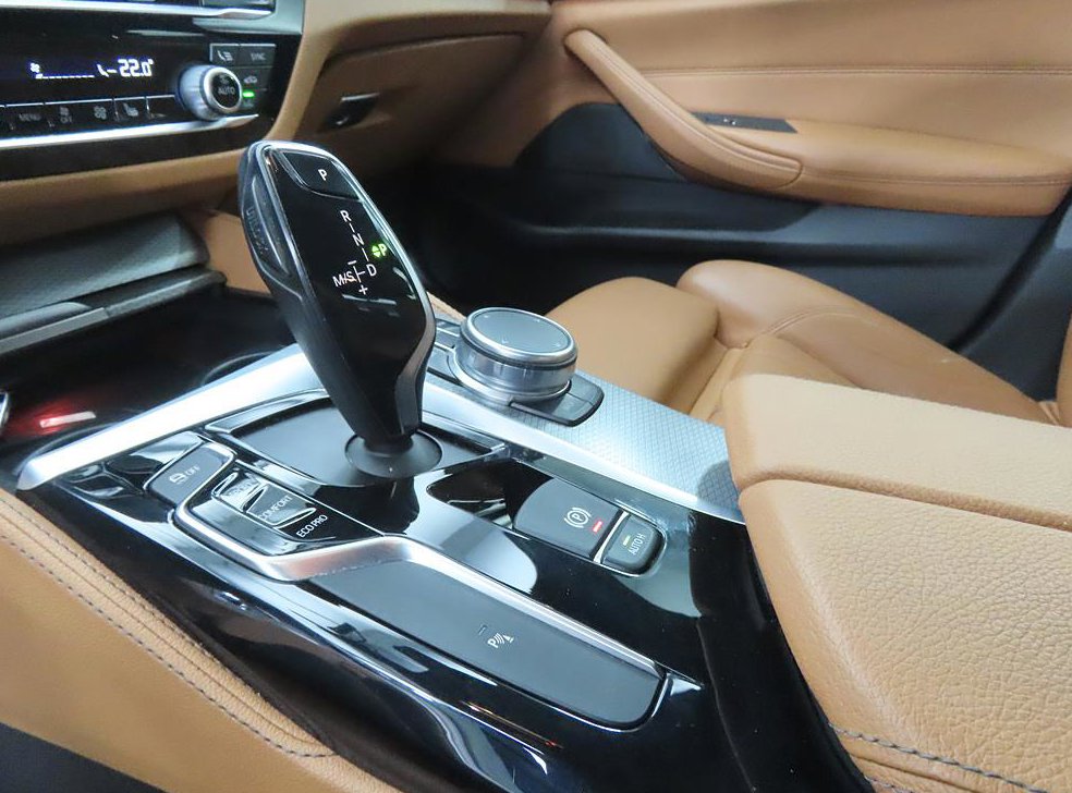 BMW 5시리즈 520d xDrive M 스포츠 사진 11