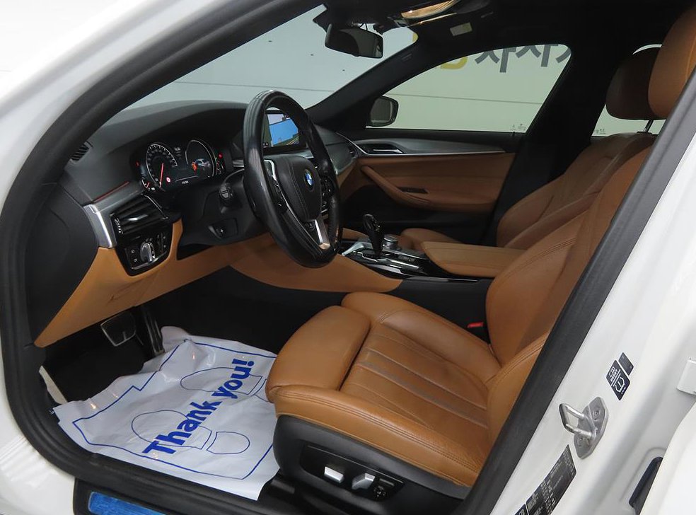 BMW 5시리즈 520d xDrive M 스포츠 사진 5