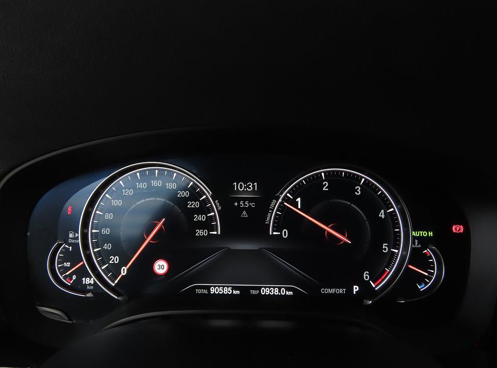 BMW 5시리즈 520d xDrive M 스포츠 사진 9
