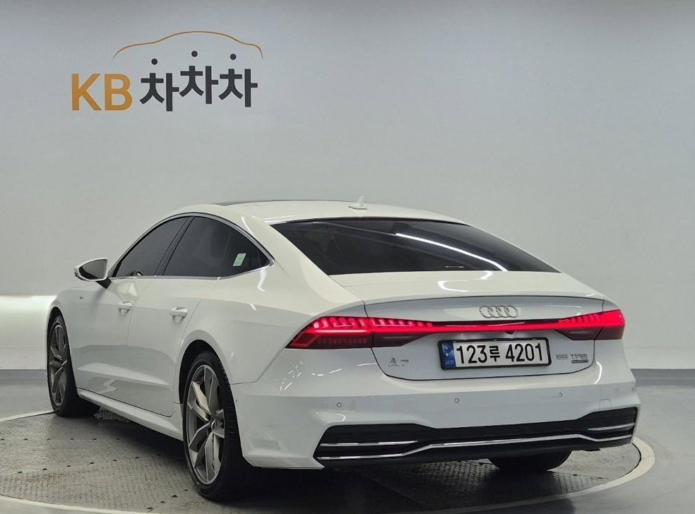 아우디 A7 55 TFSI 콰트로 프리미엄 사진 2