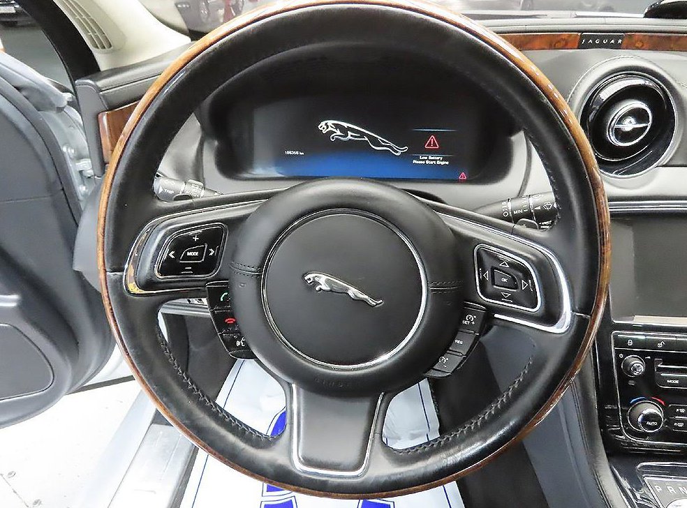 재규어 XJ 3.0D 사진 10