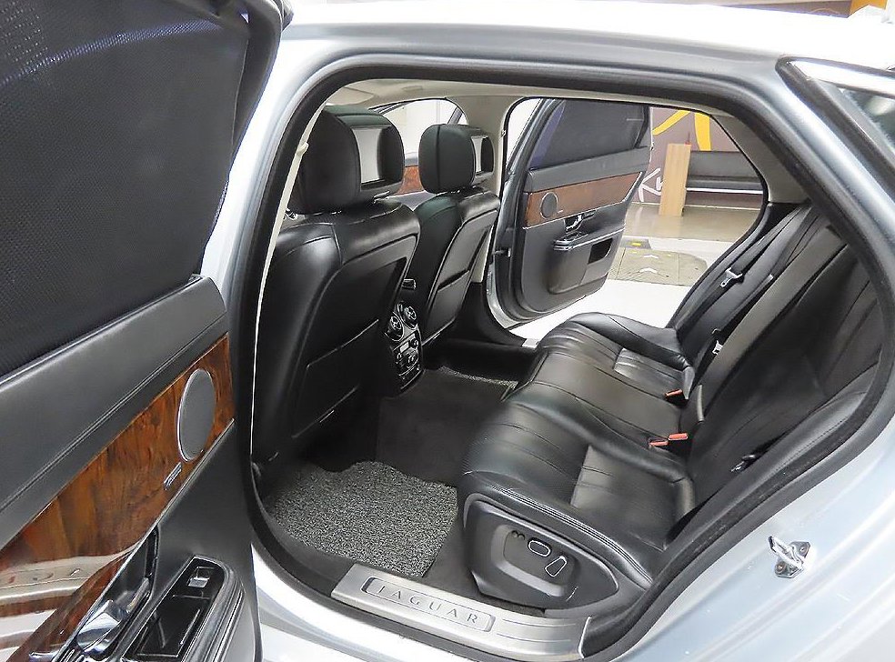 재규어 XJ 3.0D 사진 19