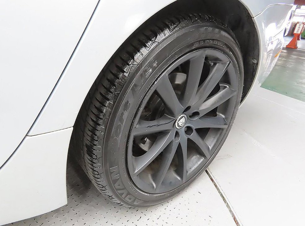 재규어 XJ 3.0D 사진 5