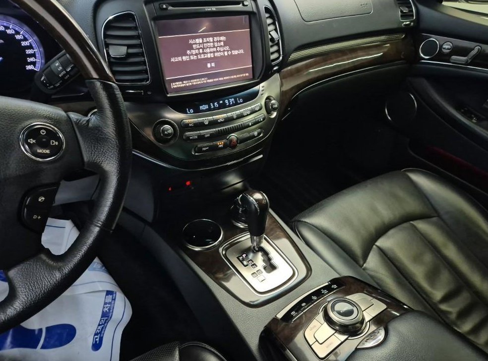 KG모빌리티(쌍용)  체어맨 가솔린 4WD CW600 4TRONIC 사진 9