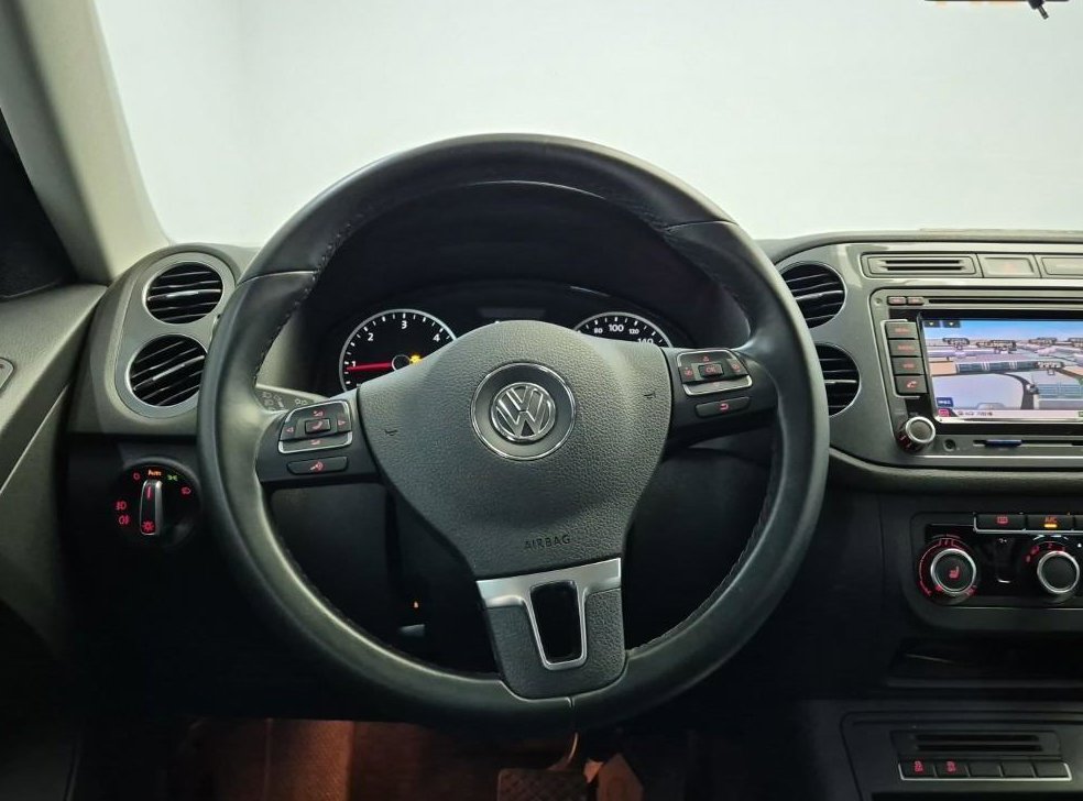 폭스바겐 티구안 2.0 TDI 컴포트 사진 9