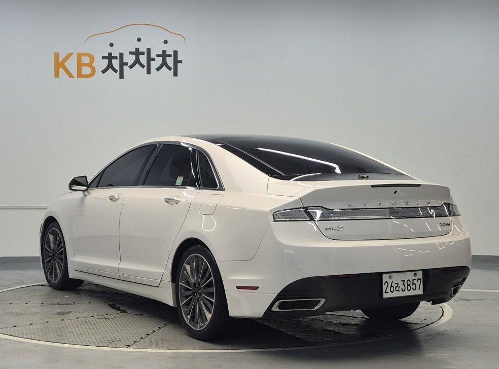 링컨 MKZ 2.0 AWD 사진 2