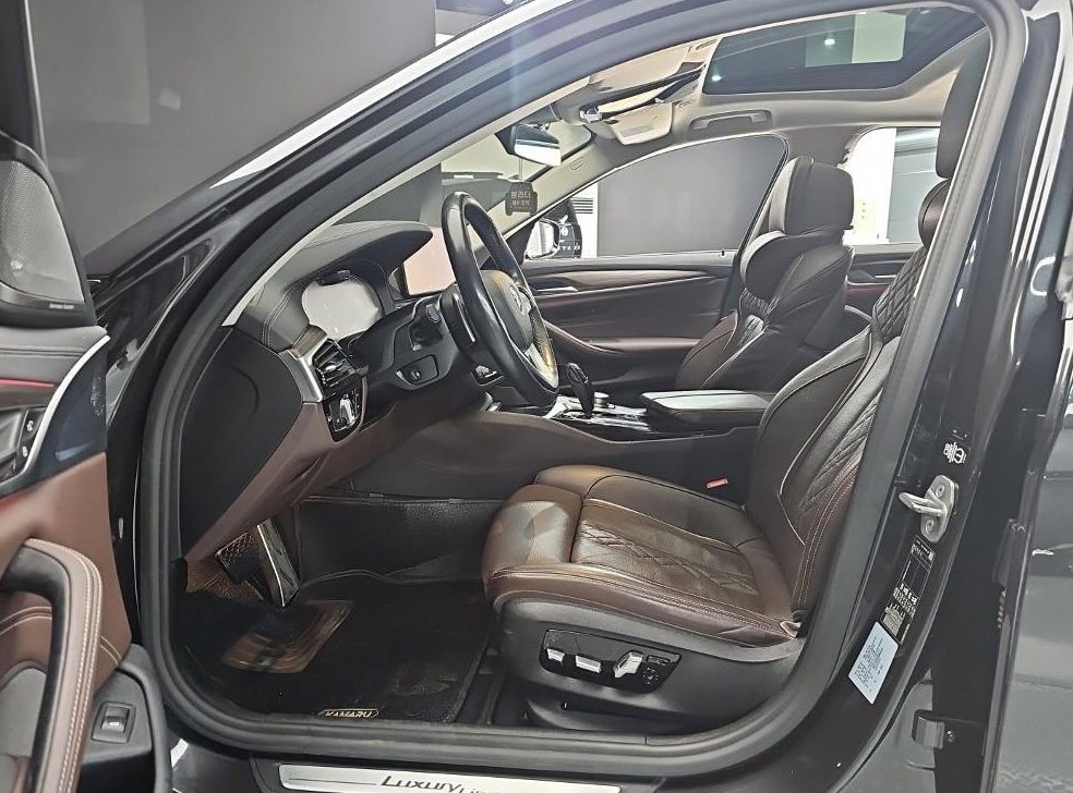 BMW 5시리즈 530i 럭셔리 사진 9