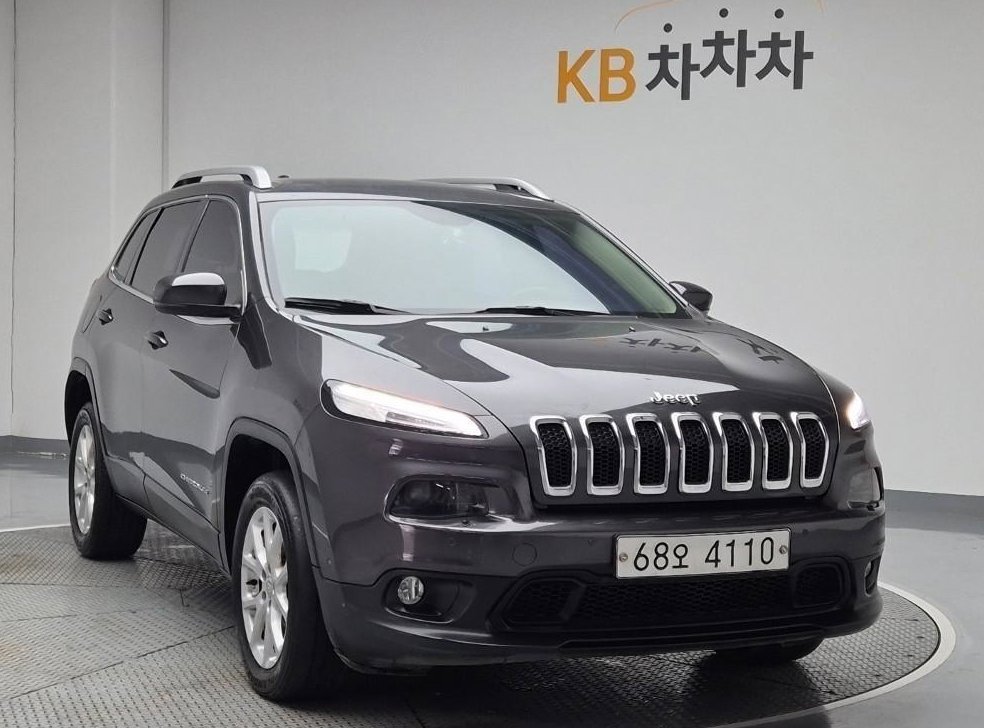 지프 체로키 2.0 디젤 론지튜드 AWD 사진 2