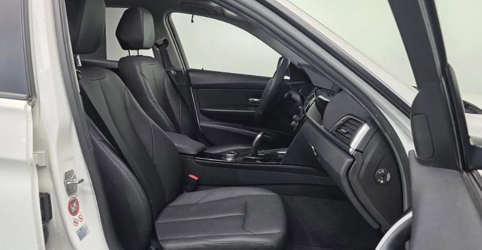 BMW 3시리즈 320d 사진 10
