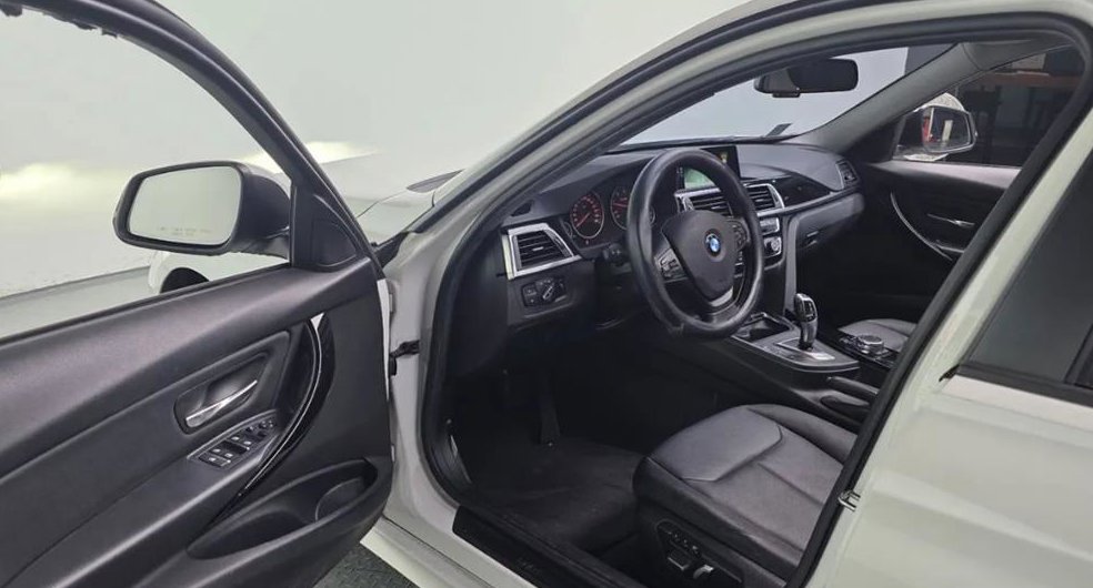 BMW 3시리즈 320d 사진 11