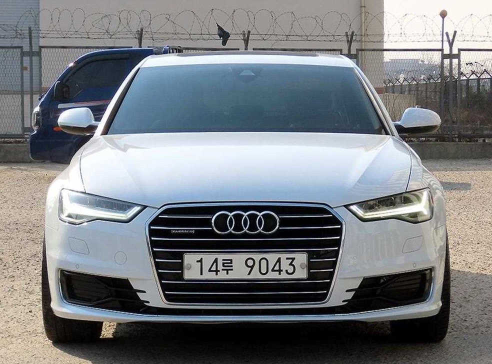 아우디 A6 40 TDI 콰트로 사진 2