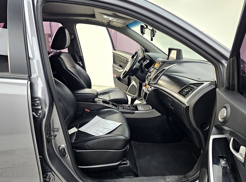KG모빌리티(쌍용)  코란도 2WD 2.0 CVX 사진 10